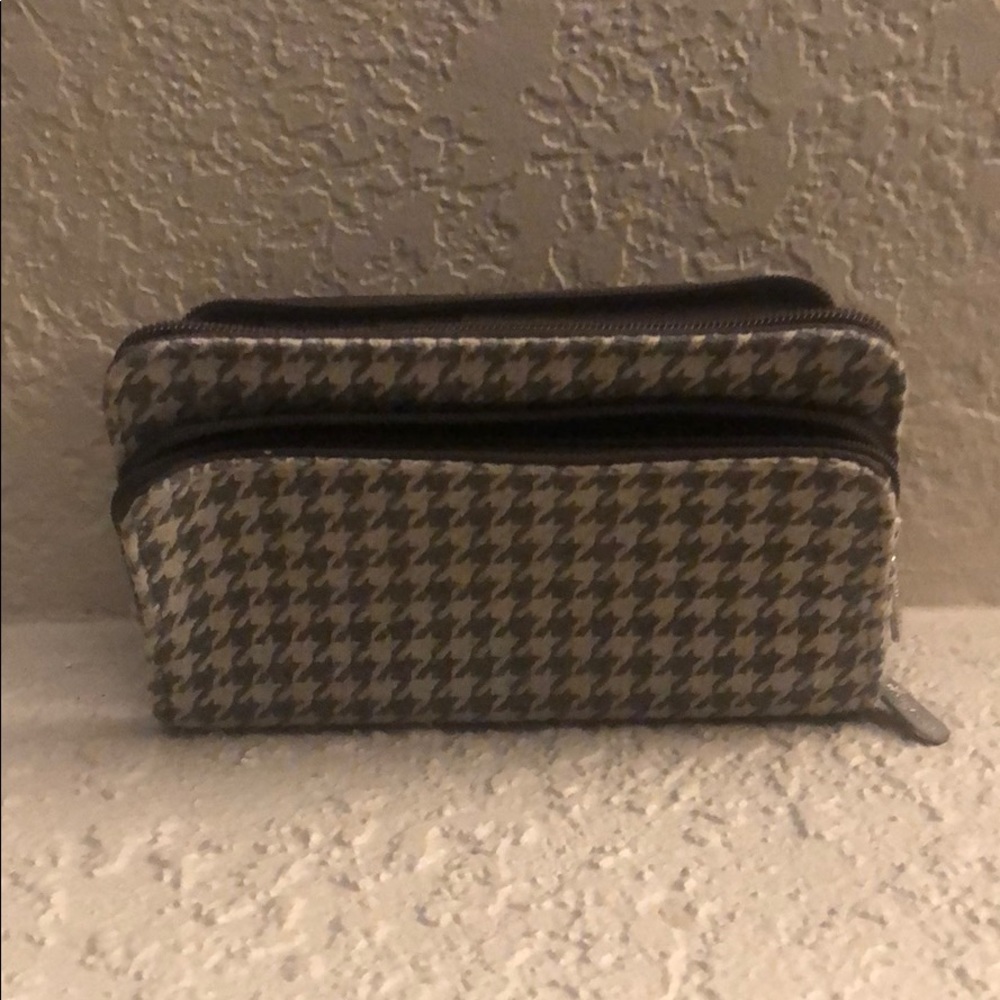 Thirty-one Wallet - FREE W/PURCHASE